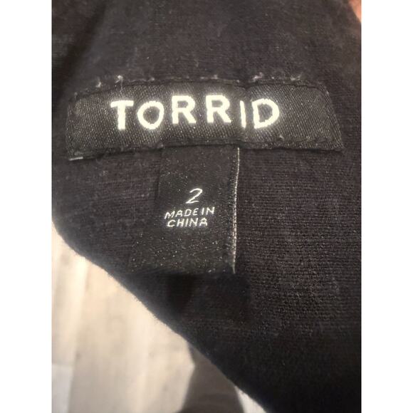 Torrid RomperWomens Size 2 2X. Black Crossback Adjustable Wide Strap Pockets - Picture 9 of 9